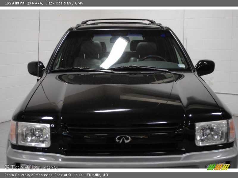 Black Obsidian / Grey 1999 Infiniti QX4 4x4