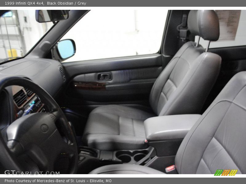 Black Obsidian / Grey 1999 Infiniti QX4 4x4
