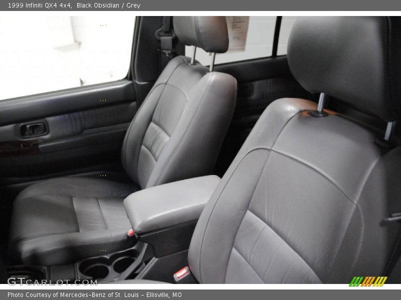 Black Obsidian / Grey 1999 Infiniti QX4 4x4
