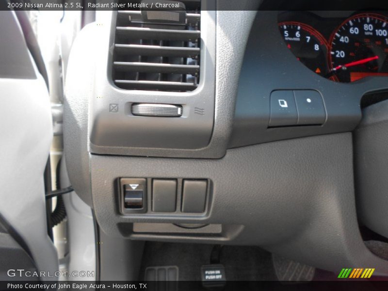 Radiant Silver Metallic / Charcoal 2009 Nissan Altima 2.5 SL