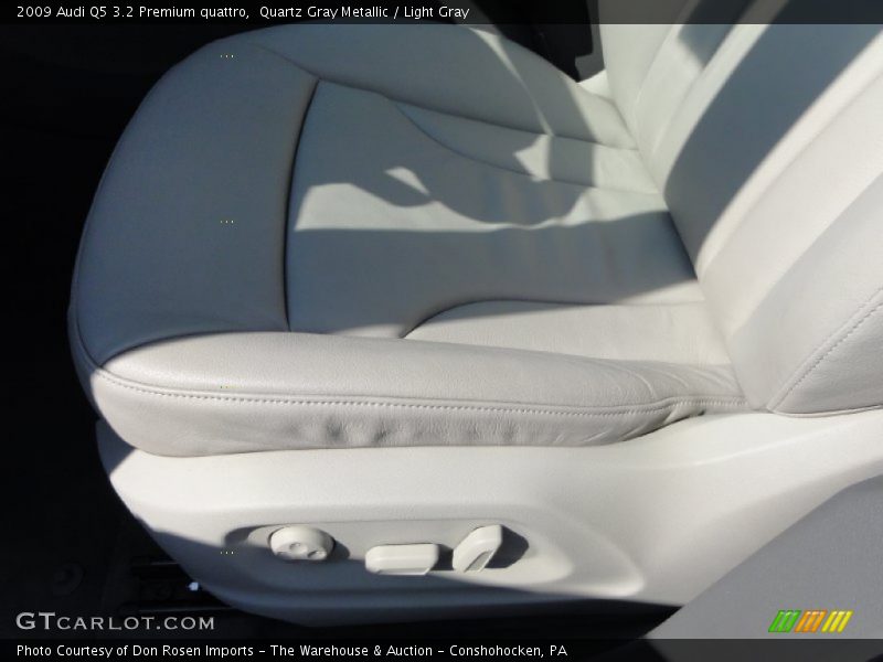 Quartz Gray Metallic / Light Gray 2009 Audi Q5 3.2 Premium quattro