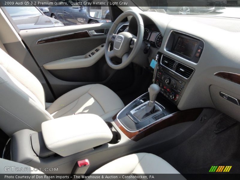 Quartz Gray Metallic / Light Gray 2009 Audi Q5 3.2 Premium quattro