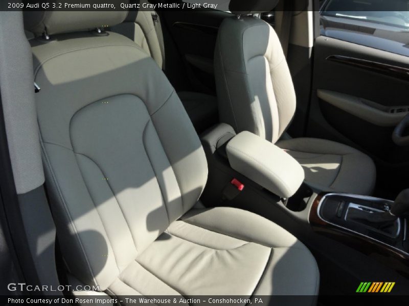 Quartz Gray Metallic / Light Gray 2009 Audi Q5 3.2 Premium quattro