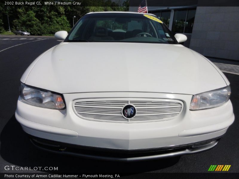White / Medium Gray 2002 Buick Regal GS