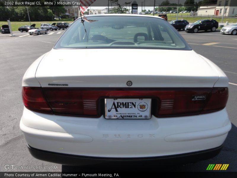 White / Medium Gray 2002 Buick Regal GS