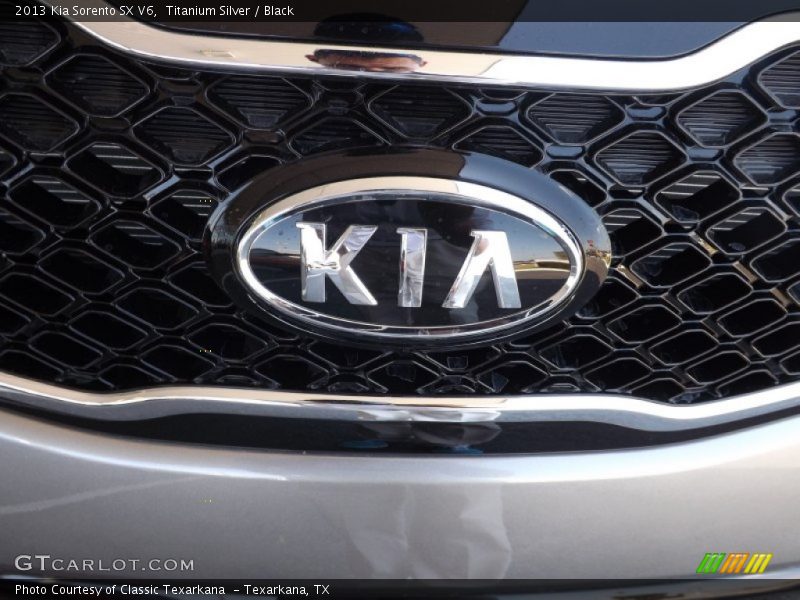 Titanium Silver / Black 2013 Kia Sorento SX V6