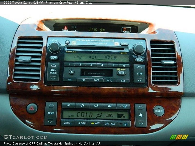 Controls of 2006 Camry XLE V6