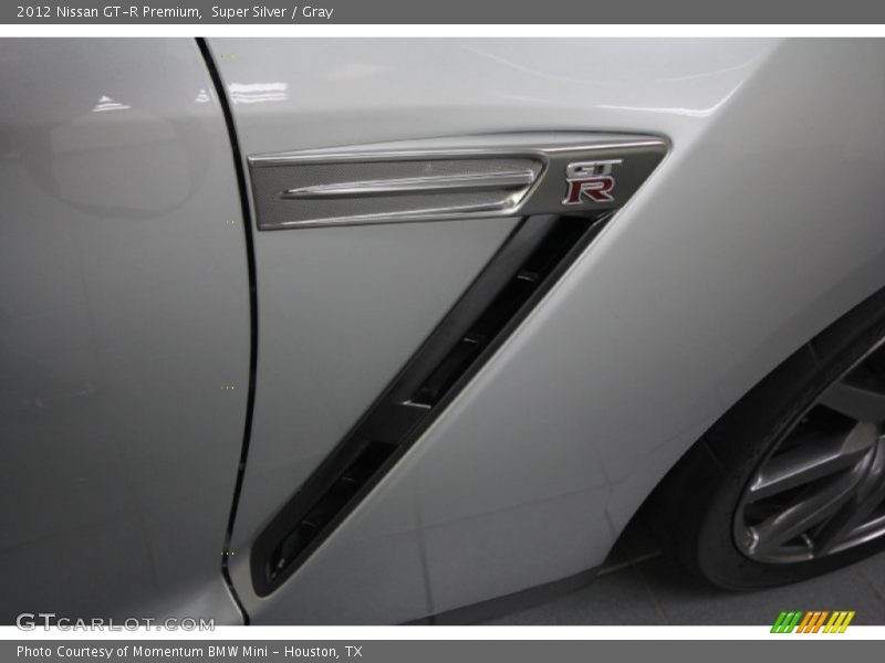  2012 GT-R Premium Logo