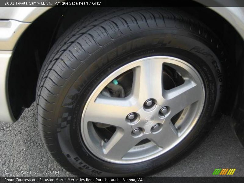Antique Sage Pearl / Gray 2001 Toyota Camry LE V6