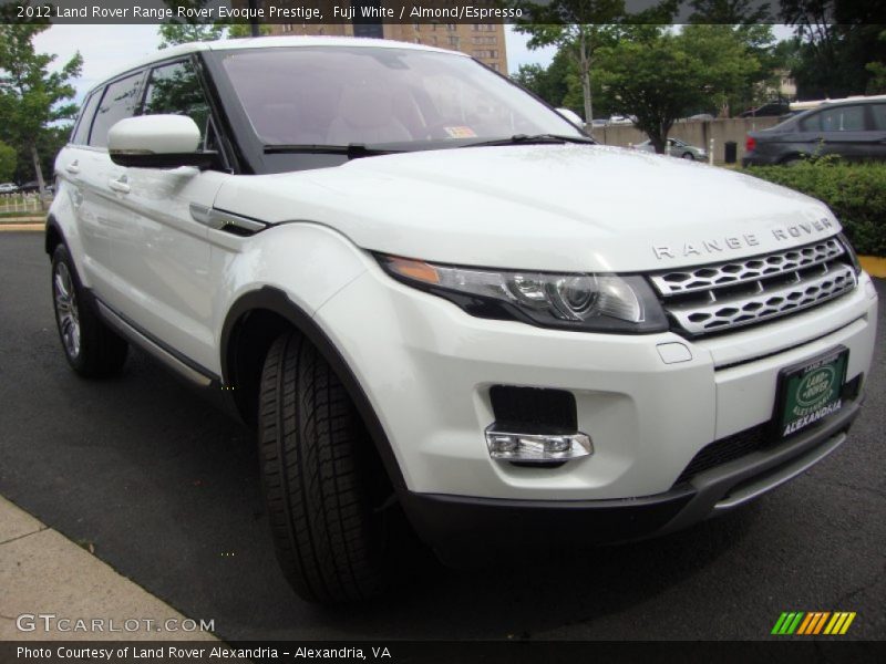 Fuji White / Almond/Espresso 2012 Land Rover Range Rover Evoque Prestige