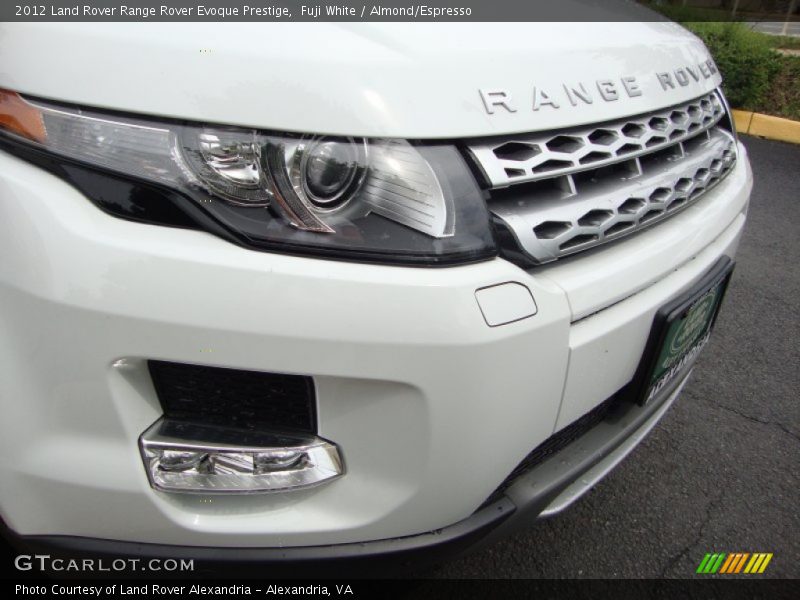 Fuji White / Almond/Espresso 2012 Land Rover Range Rover Evoque Prestige