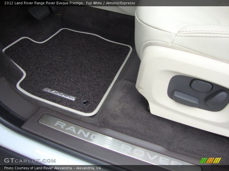 Fuji White / Almond/Espresso 2012 Land Rover Range Rover Evoque Prestige