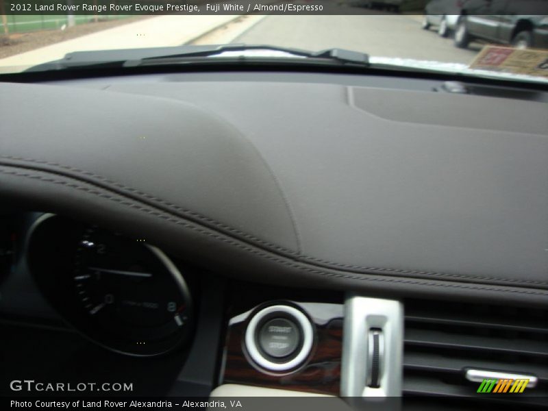 Fuji White / Almond/Espresso 2012 Land Rover Range Rover Evoque Prestige