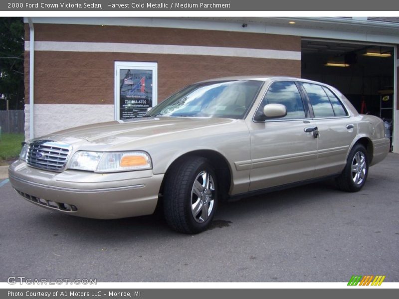 Harvest Gold Metallic / Medium Parchment 2000 Ford Crown Victoria Sedan