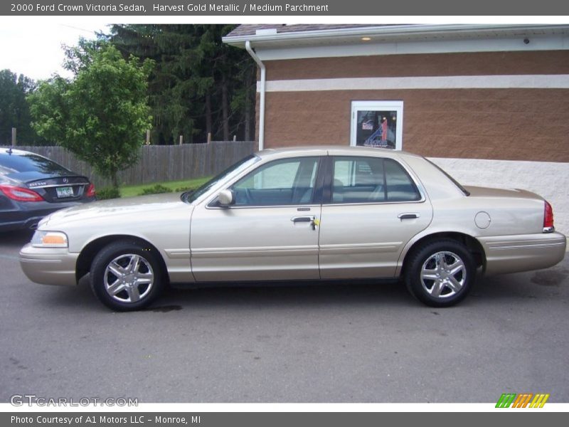 Harvest Gold Metallic / Medium Parchment 2000 Ford Crown Victoria Sedan