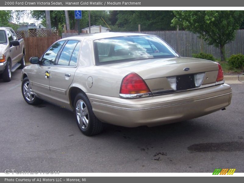 Harvest Gold Metallic / Medium Parchment 2000 Ford Crown Victoria Sedan