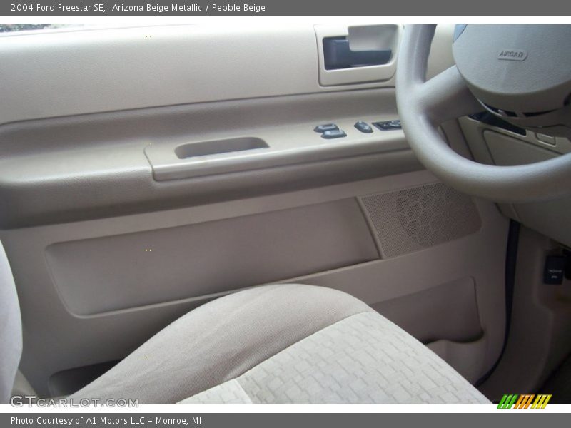 Arizona Beige Metallic / Pebble Beige 2004 Ford Freestar SE