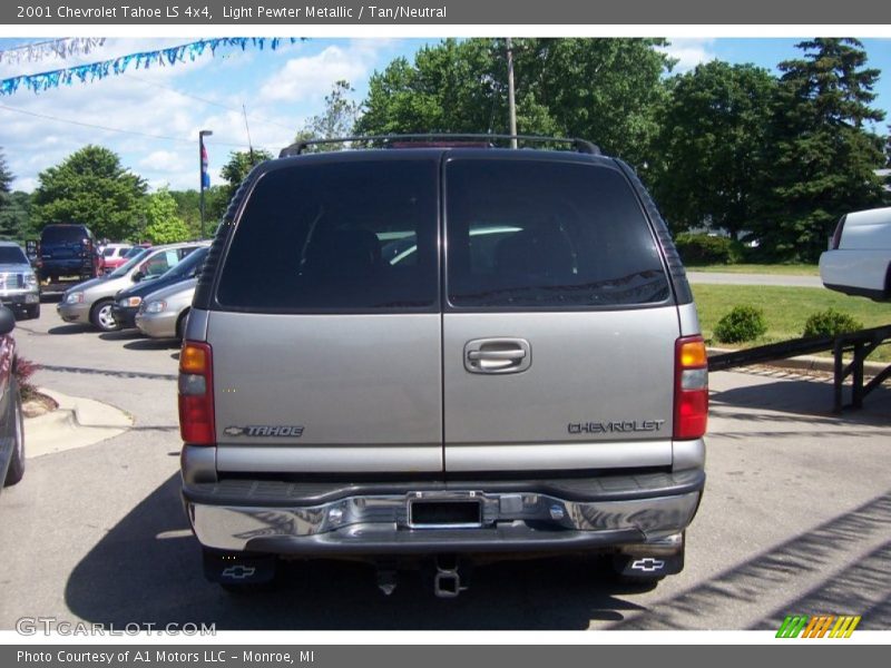 Light Pewter Metallic / Tan/Neutral 2001 Chevrolet Tahoe LS 4x4
