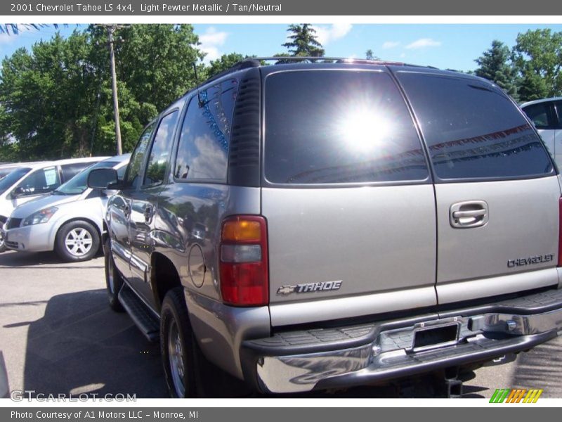 Light Pewter Metallic / Tan/Neutral 2001 Chevrolet Tahoe LS 4x4