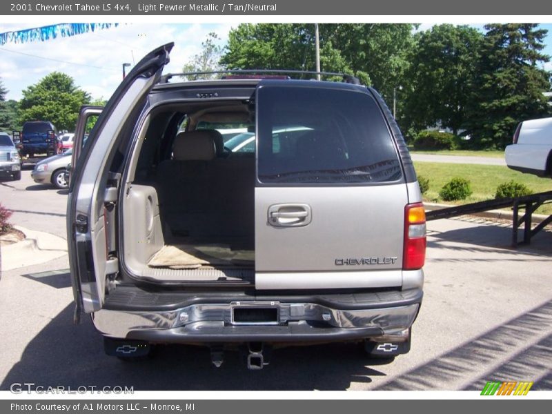 Light Pewter Metallic / Tan/Neutral 2001 Chevrolet Tahoe LS 4x4
