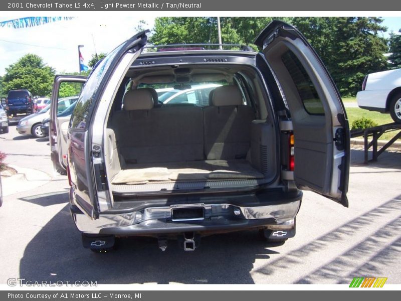 Light Pewter Metallic / Tan/Neutral 2001 Chevrolet Tahoe LS 4x4