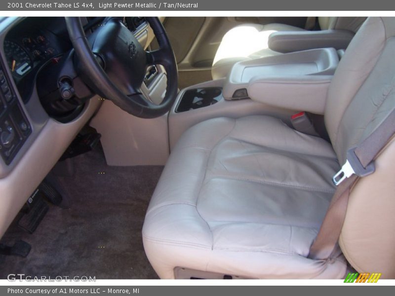 Light Pewter Metallic / Tan/Neutral 2001 Chevrolet Tahoe LS 4x4