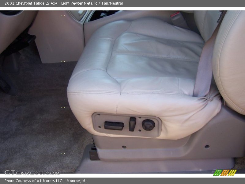 Light Pewter Metallic / Tan/Neutral 2001 Chevrolet Tahoe LS 4x4