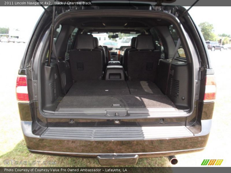 Black / Charcoal Black 2011 Lincoln Navigator 4x2