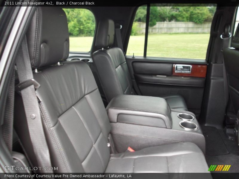  2011 Navigator 4x2 Charcoal Black Interior