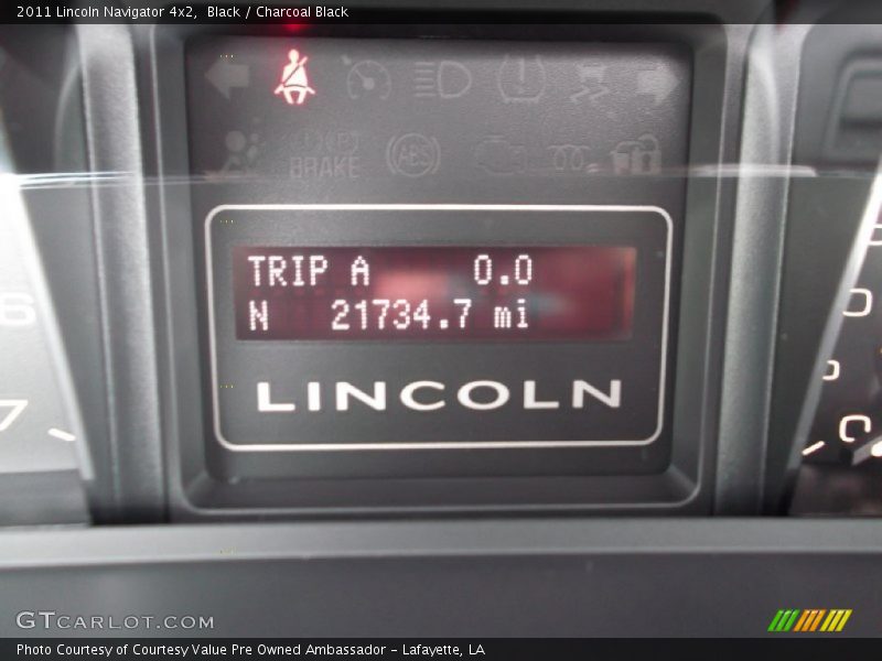 Black / Charcoal Black 2011 Lincoln Navigator 4x2