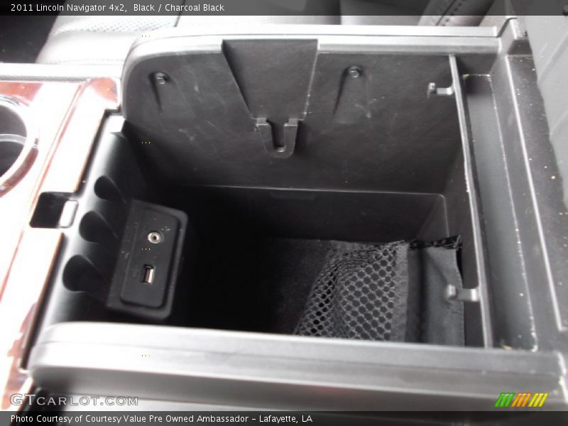 Black / Charcoal Black 2011 Lincoln Navigator 4x2