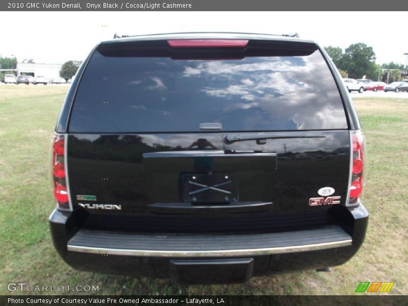 Onyx Black / Cocoa/Light Cashmere 2010 GMC Yukon Denali