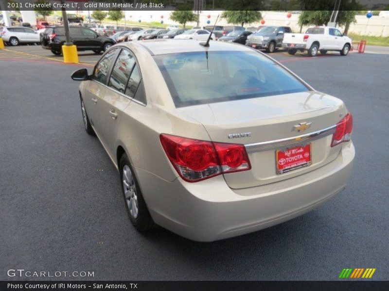 Gold Mist Metallic / Jet Black 2011 Chevrolet Cruze LT