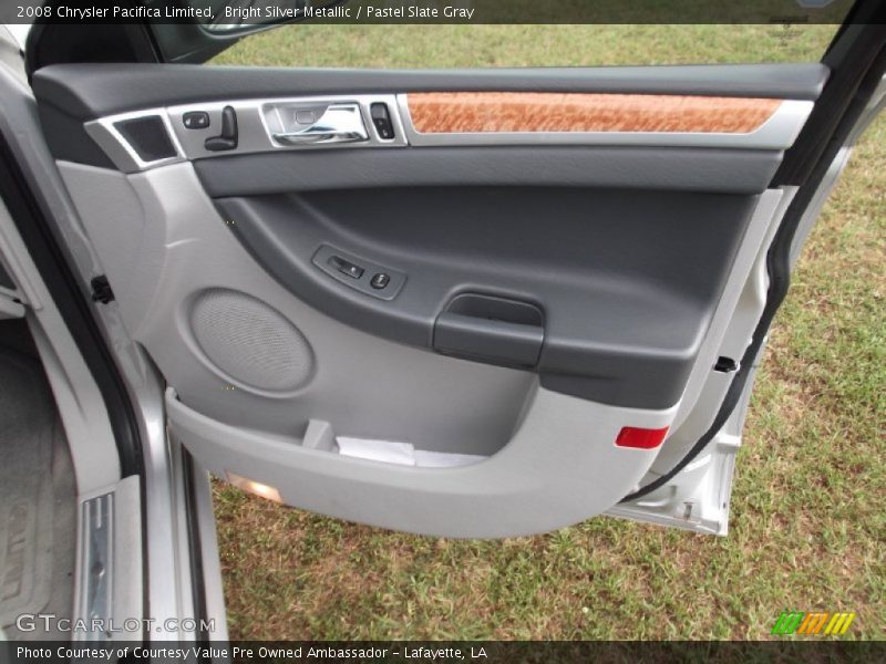 Door Panel of 2008 Pacifica Limited