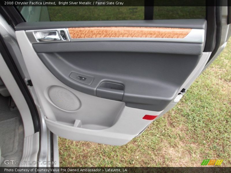 Door Panel of 2008 Pacifica Limited
