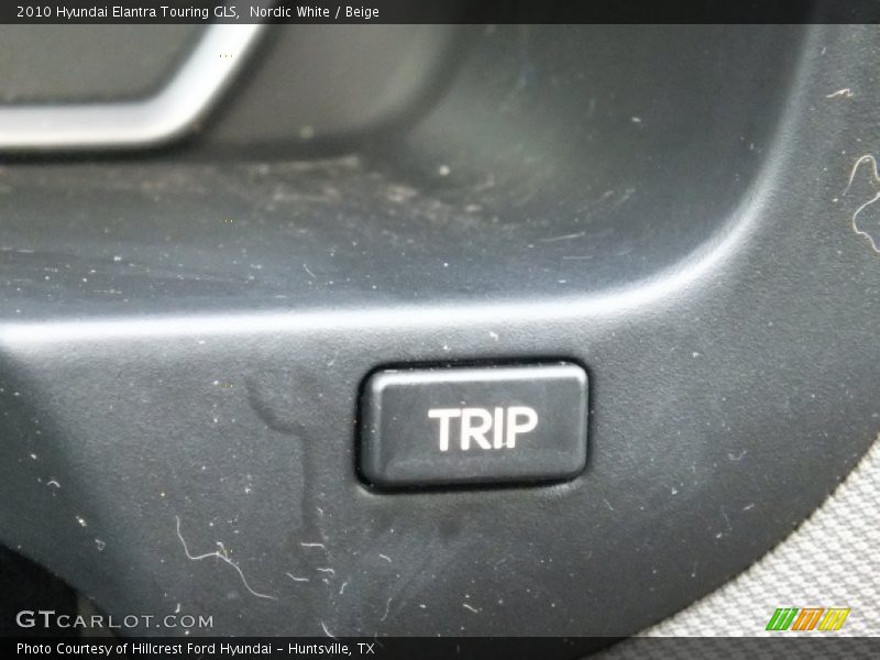 Nordic White / Beige 2010 Hyundai Elantra Touring GLS