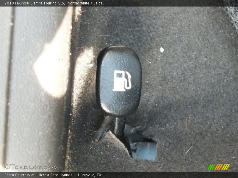 Nordic White / Beige 2010 Hyundai Elantra Touring GLS