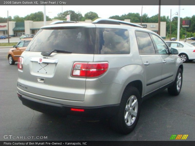 Silver Pearl / Gray 2008 Saturn Outlook XE