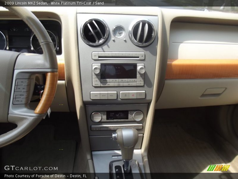 White Platinum Tri-Coat / Sand 2009 Lincoln MKZ Sedan