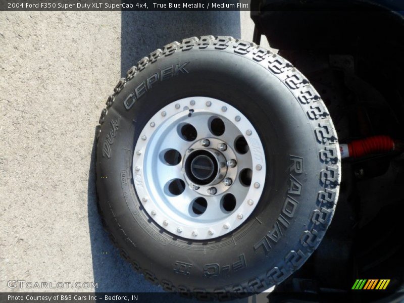 Custom Wheels of 2004 F350 Super Duty XLT SuperCab 4x4