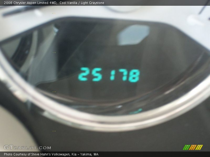 Cool Vanilla / Light Graystone 2008 Chrysler Aspen Limited 4WD