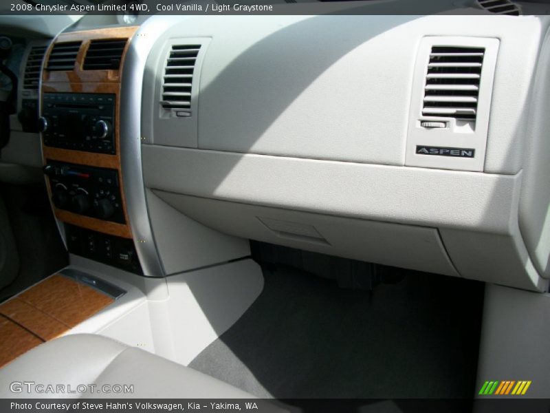Cool Vanilla / Light Graystone 2008 Chrysler Aspen Limited 4WD