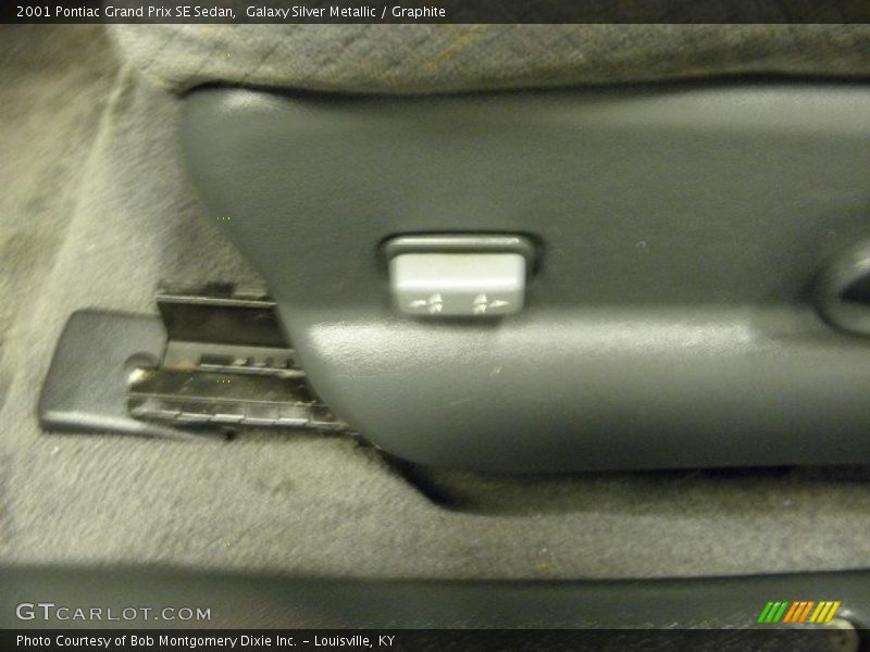 Galaxy Silver Metallic / Graphite 2001 Pontiac Grand Prix SE Sedan