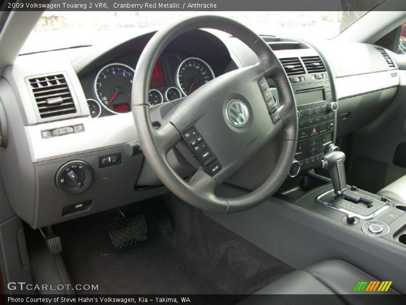 Cranberry Red Metallic / Anthracite 2009 Volkswagen Touareg 2 VR6