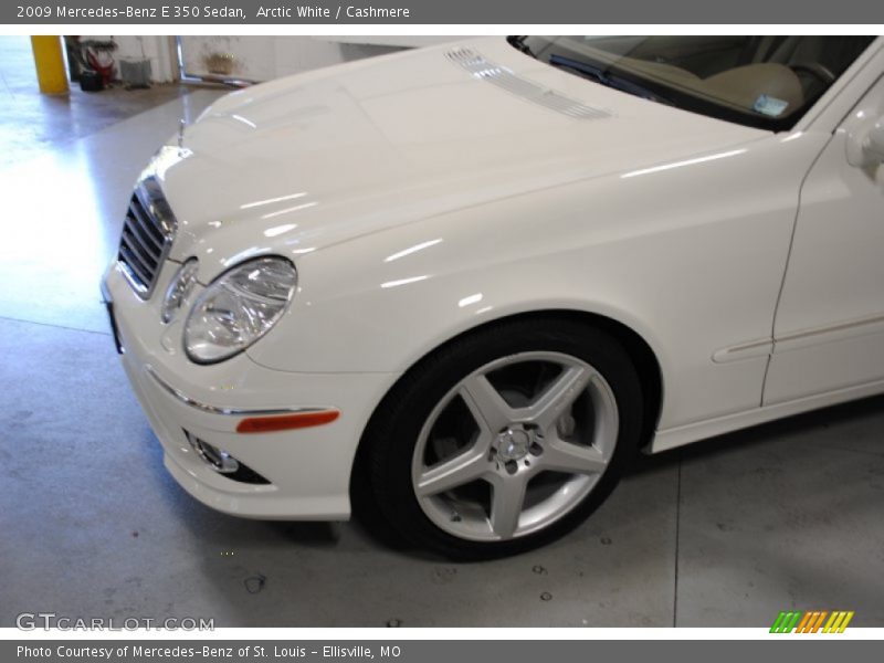 Arctic White / Cashmere 2009 Mercedes-Benz E 350 Sedan