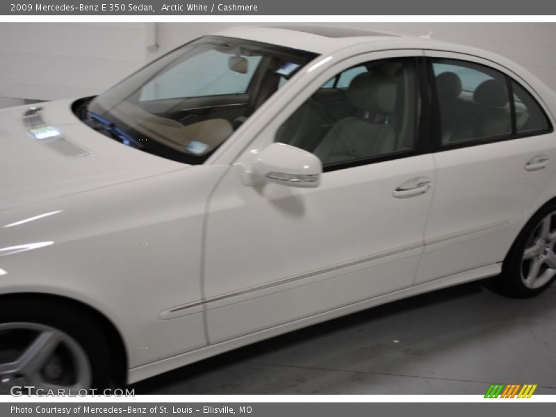 Arctic White / Cashmere 2009 Mercedes-Benz E 350 Sedan