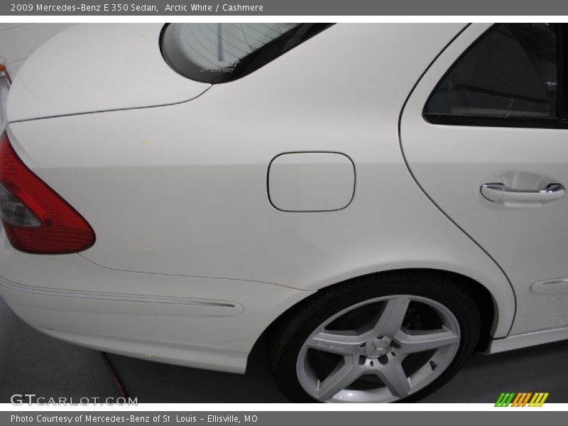 Arctic White / Cashmere 2009 Mercedes-Benz E 350 Sedan