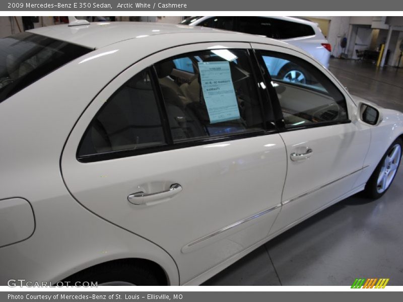 Arctic White / Cashmere 2009 Mercedes-Benz E 350 Sedan