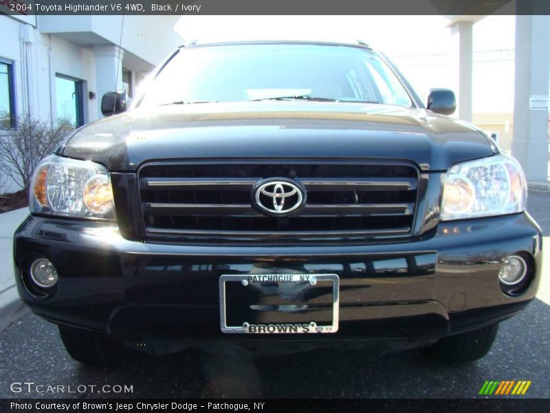 Black / Ivory 2004 Toyota Highlander V6 4WD