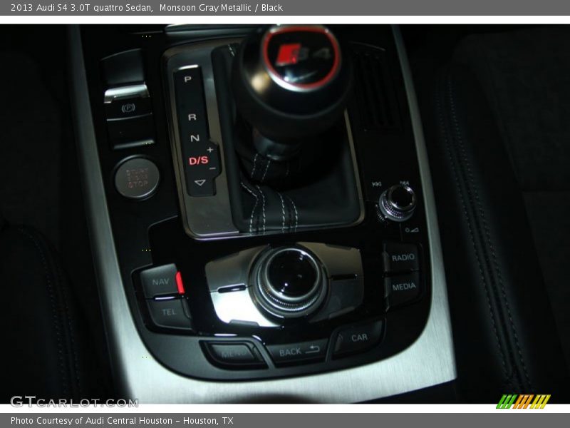 Controls of 2013 S4 3.0T quattro Sedan